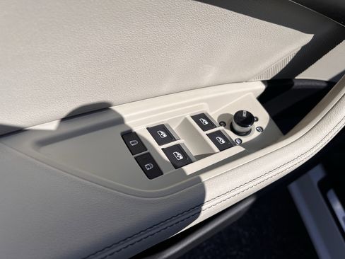 Certified 2024 Audi Q8 e-tron Premium image 8