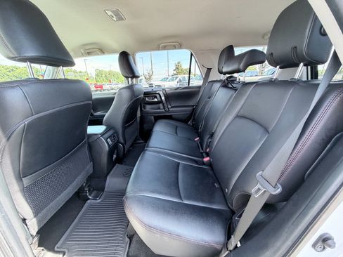 Used 2021 Toyota 4Runner TRD Off-Road Premium AWD/4WD image 27