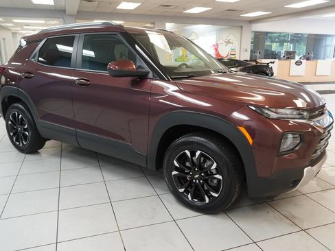 Used 2023 Chevrolet TrailBlazer LT w/ Convenience Package AWD/4WD image 13