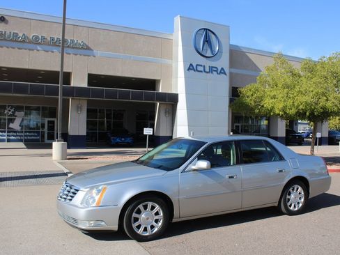 Used 2008 Cadillac DTS FWD image 1