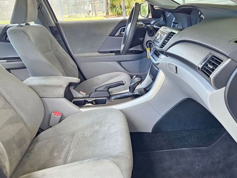 Used 2013 Honda Accord LX image 26