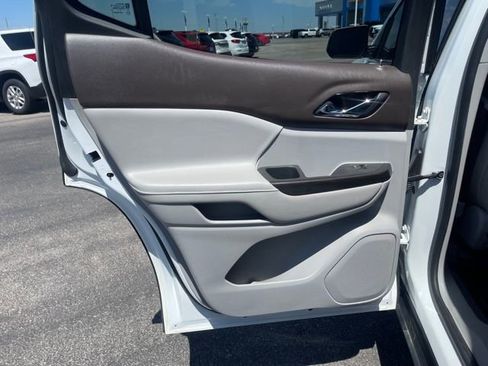 Used 2018 GMC Acadia SLT FWD image 17