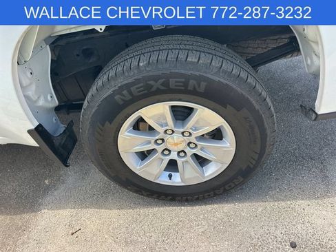 Used 2025 Chevrolet Silverado 1500 LT AWD/4WD image 11