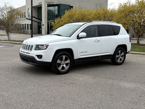 Used 2017 Jeep Compass High Altitude image 1