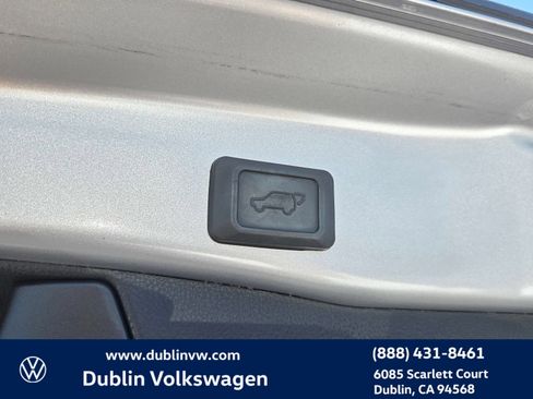 Used 2021 Toyota RAV4 XLE w/ Convenience Package FWD image 24