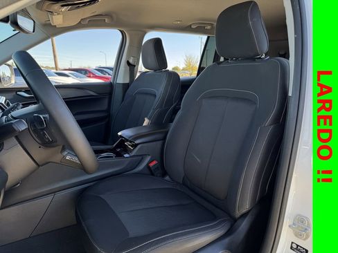 Used 2023 Jeep Grand Cherokee L Laredo image 25