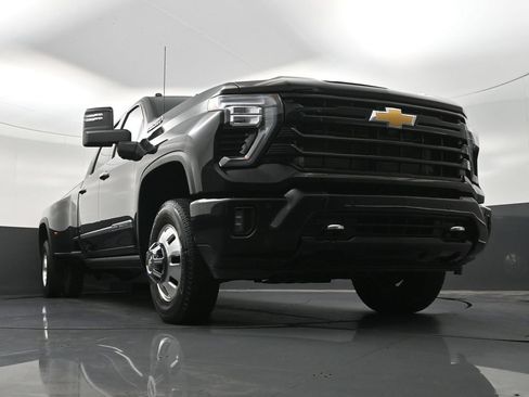 Used 2026 Chevrolet Silverado 3500 High Country w/ High Country Premium Package AWD/4WD image 31