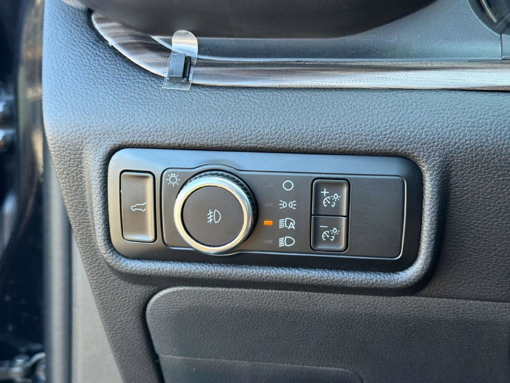 Certified 2023 Ford Explorer Limited w/ Limited Technology Package AWD/4WD image 38