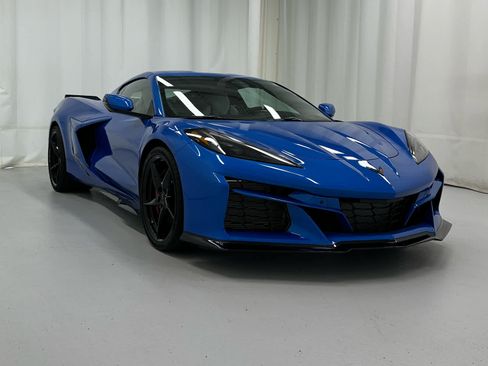 Used 2025 Chevrolet Corvette E-Ray w/ Battery Protection Package AWD/4WD image 1