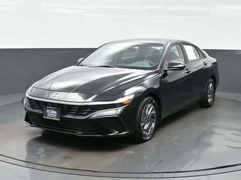 Certified 2026 Hyundai Elantra Hybrid FWD image 1