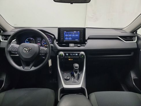 Used 2021 Toyota RAV4 LE image 15