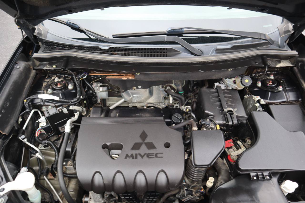 Used 2019 Mitsubishi Outlander SEL AWD/4WD image 31