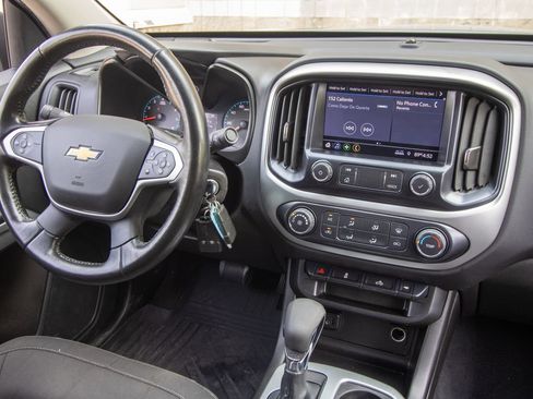 Used 2022 Chevrolet Colorado LT AWD/4WD image 23