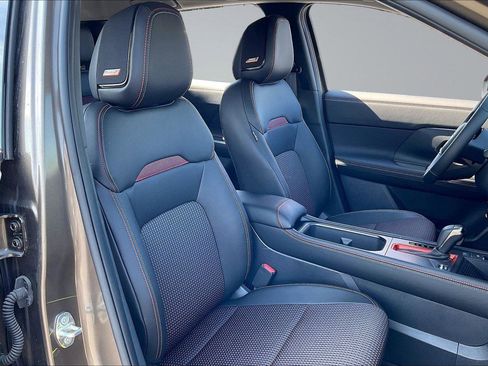New 2026 Nissan Kicks SR FWD image 9