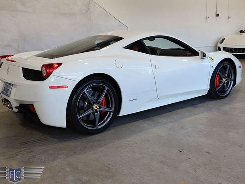 Used 2014 Ferrari 458 Italia Coupe RWD image 6