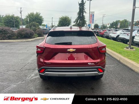 Certified 2024 Chevrolet Trax LT FWD image 6