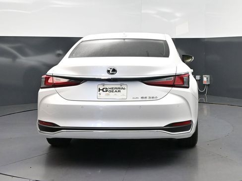 Certified 2024 Lexus ES 250 w/ Premium Package image 6