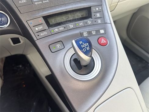 Used 2015 Toyota Prius Four image 19