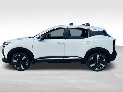 New 2026 Nissan Kicks SR FWD image 4