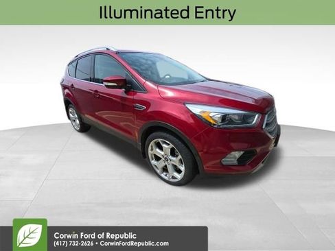 Used 2019 Ford Escape Titanium image 4