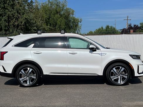 Used 2024 Kia Sorento EX image 3