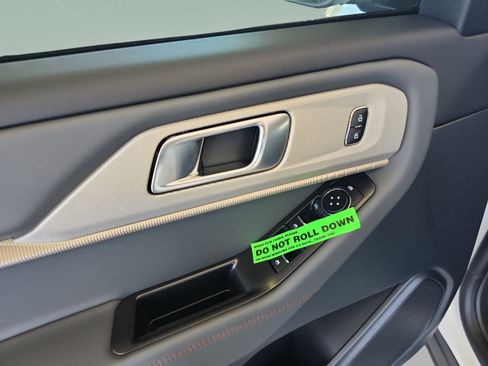 New 2026 Ford Explorer Active w/ Active Comfort Package RWD image 16