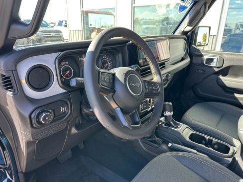 Used 2025 Jeep Wrangler Sport image 12
