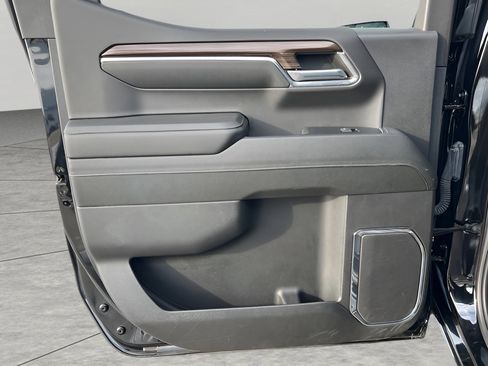 Used 2024 Chevrolet Silverado 1500 LT image 25