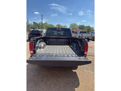 Used 2024 RAM 1500 Classic SLT image 15