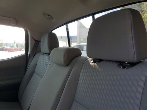 Used 2022 Toyota Tacoma 2WD Double Cab image 10