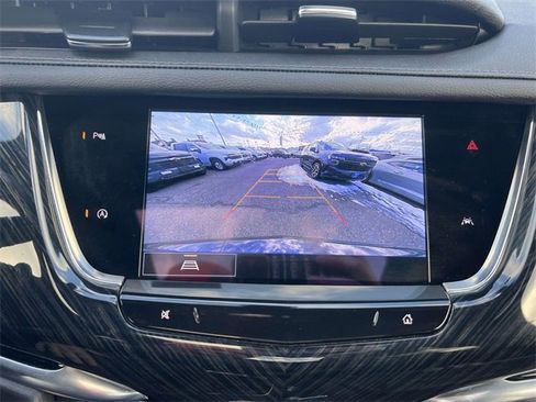 Used 2025 Cadillac XT6 Premium Luxury image 30