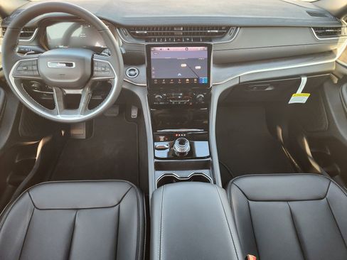 New 2025 Jeep Grand Cherokee Limited image 21