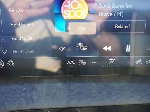 Certified 2025 Buick Enclave Preferred image 29