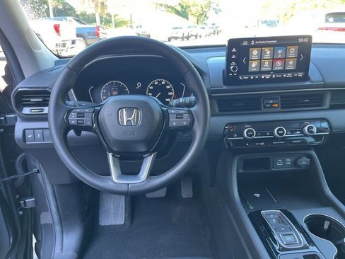Used 2025 Honda Pilot EX-L image 19