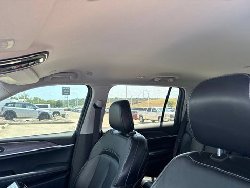Used 2022 Jeep Grand Cherokee L Limited AWD/4WD image 19