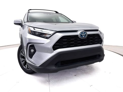 Used 2023 Toyota RAV4 XLE Premium AWD/4WD image 6
