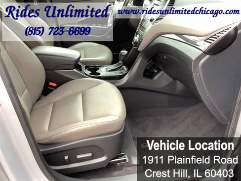 Used 2014 Hyundai Santa Fe GLS image 37
