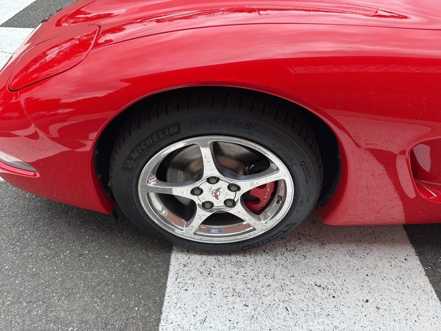 Used 2000 Chevrolet Corvette Coupe w/ Performance Handling Pkg RWD image 17