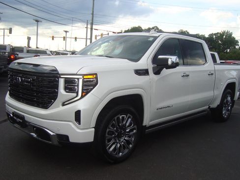 Certified 2024 GMC Sierra 1500 Denali Ultimate AWD/4WD image 1