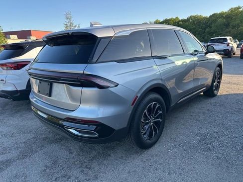 Used 2024 Lincoln Nautilus Premier AWD/4WD image 5