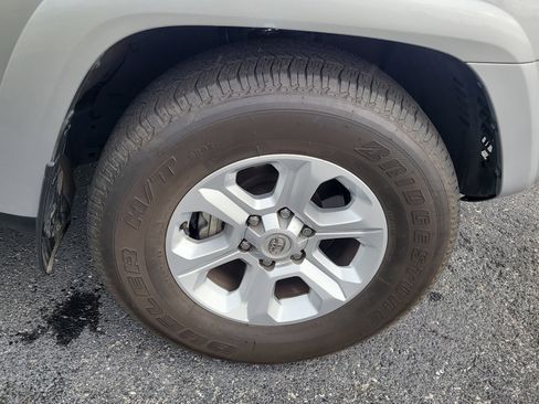 Certified 2022 Toyota 4Runner SR5 Premium image 10