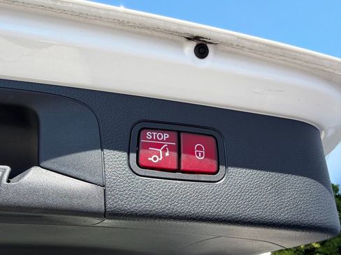 Used 2021 Mercedes-Benz GLC 300 GLC 300 image 30