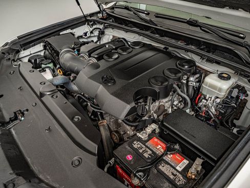 Used 2019 Toyota 4Runner Limited AWD/4WD image 39