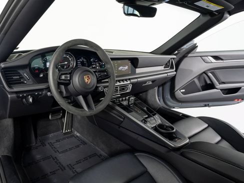 Certified 2023 Porsche Macan GTS AWD/4WD image 4