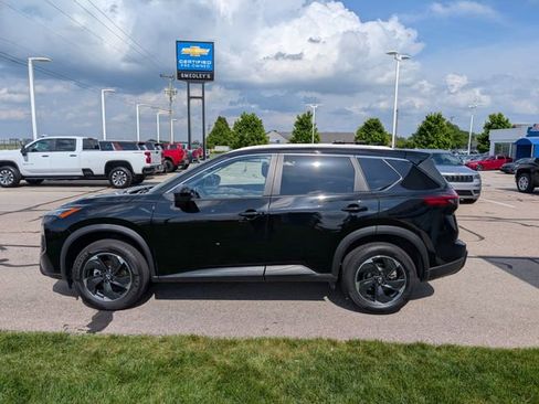 Used 2025 Nissan Rogue SV w/ SV Premium Package AWD/4WD image 10