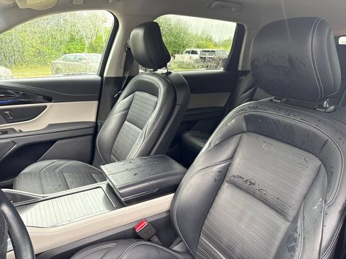 Certified 2024 Lincoln Nautilus Reserve AWD/4WD image 9