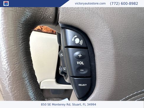 Used 2005 Jaguar XJ8 L image 30