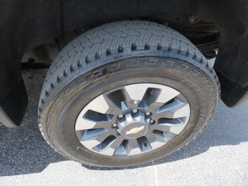 Used 2021 Chevrolet Silverado 2500 LT w/ Texas Edition AWD/4WD image 11