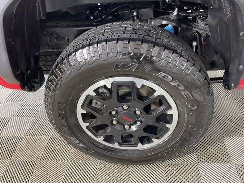 Used 2025 Toyota Tacoma TRD Off-Road image 10