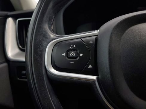 Used 2019 Volvo XC60 T6 Momentum w/ Premium Package AWD/4WD image 24